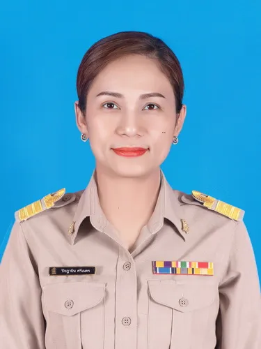 นางปิยฎายิน ศรีเนตร