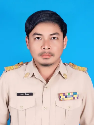 นายพงศธร ห้องแซง