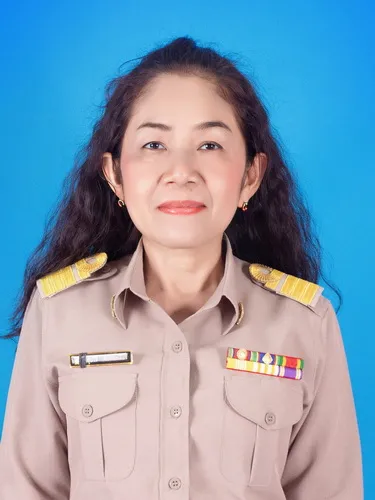นางพันธุ์ปวีร์ จันทร์เหลือง